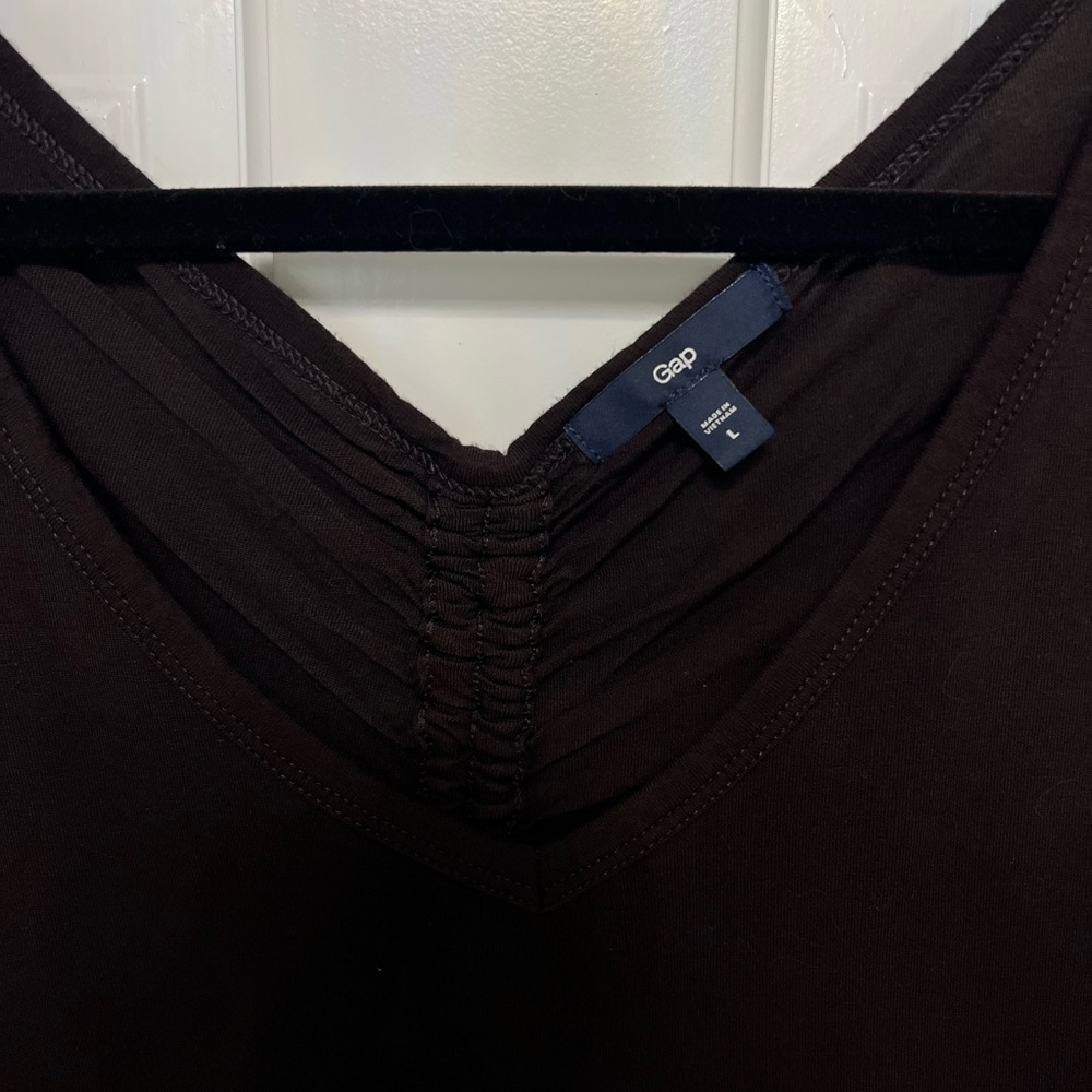 Gap Ruched Back Top - Picture 2 of 4